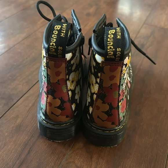 Dr. Martens AirWair size 1 Flower Pattern